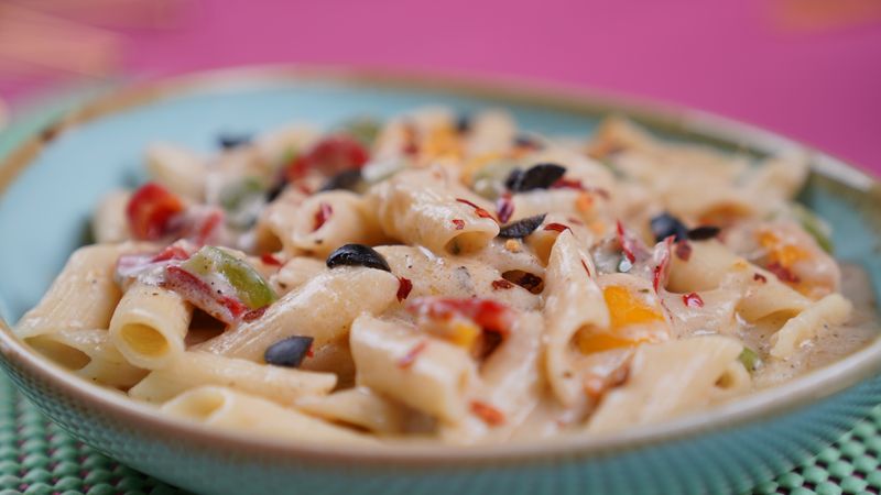 Fettuccine Alfredo creamy pasta